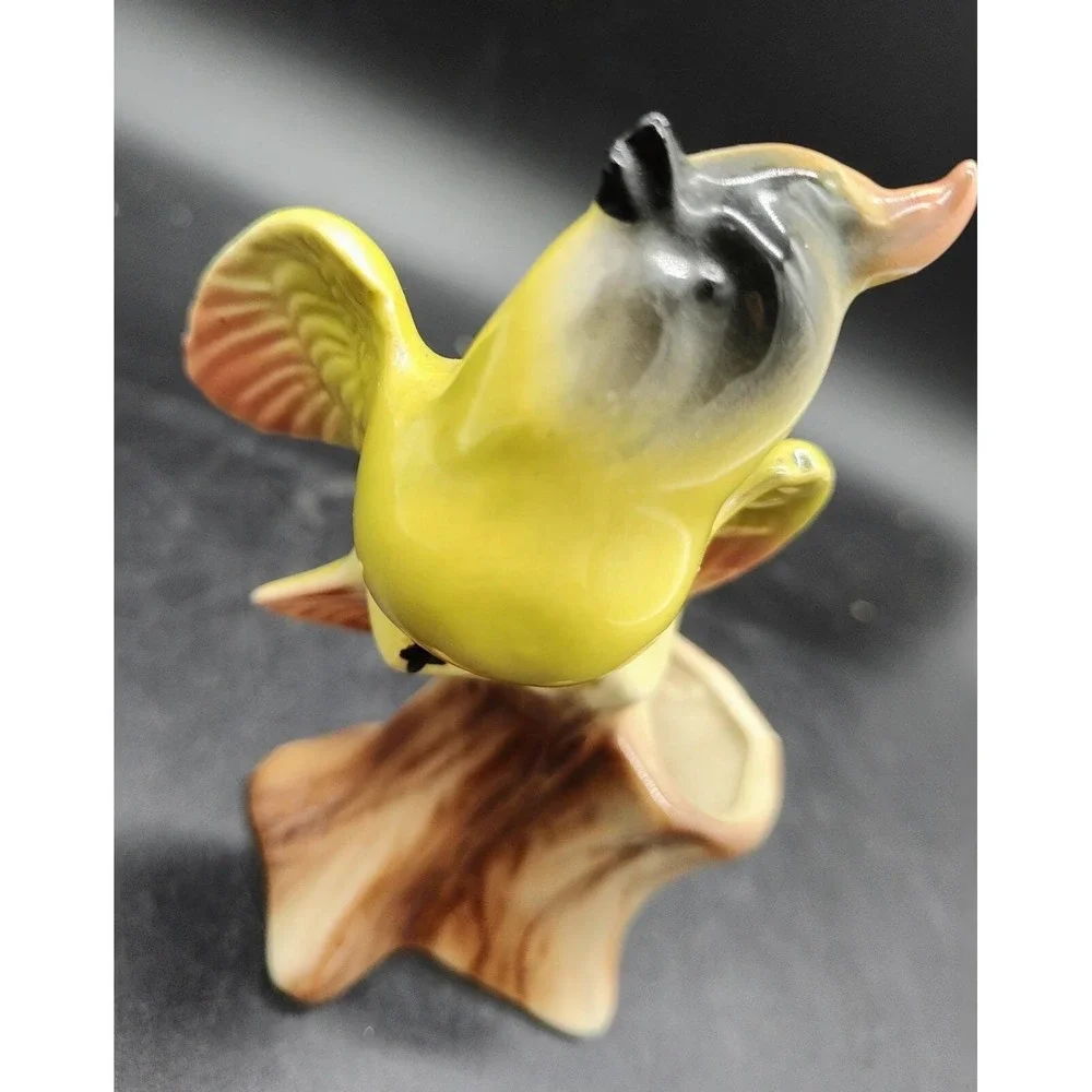 Vintage Bird Porcelain Vase Parakeet Parrot Yellow Planter Cockatoo Tree Stump